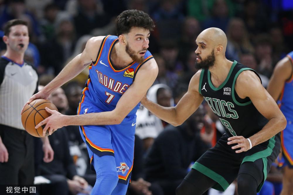 显得格外大 显得格外大