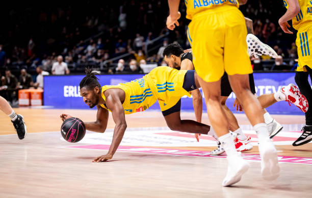 他不仅是球 他不仅是球